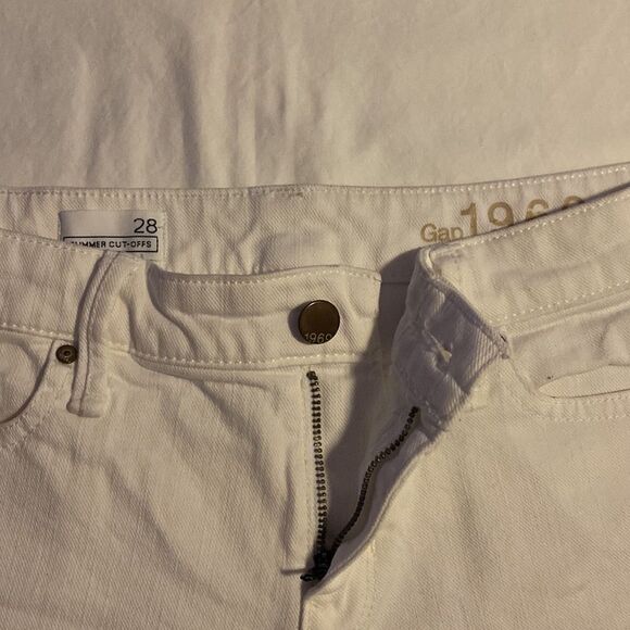 Gap 1969 Summer Cutoff Denim Shorts in White Size 28 NWOT - Picture 3 of 12